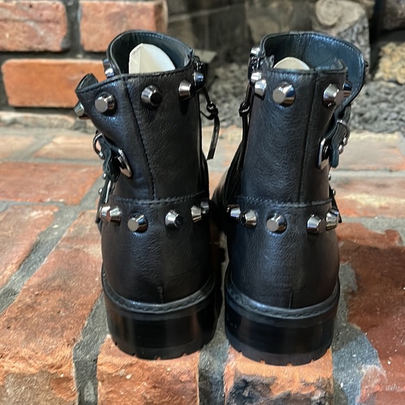 Stuart Weitzman NWOT GoWest Studded Leather Ankle boots black size 6 1/2 - Picture 3 of 10
